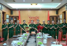 Bàn giao chức vụ Tổng biên tập Tạp chí Văn nghệ Quân đội Bàn giao chức vụ Tổng biên tập Tạp chí Văn nghệ Quân đội