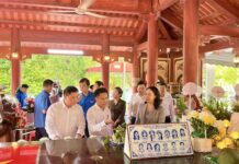 Phó Chủ tịch nước Võ Thị Ánh Xuân dâng hương tưởng niệm các liệt sĩ tại Khu di tích lịch sử quốc gia Truông Bồn